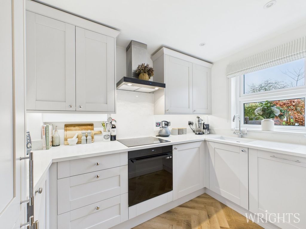 Property photo 1 of 27