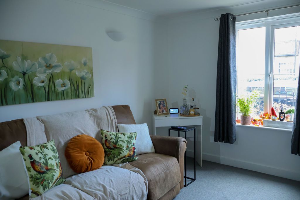 Property photo 2 of 15