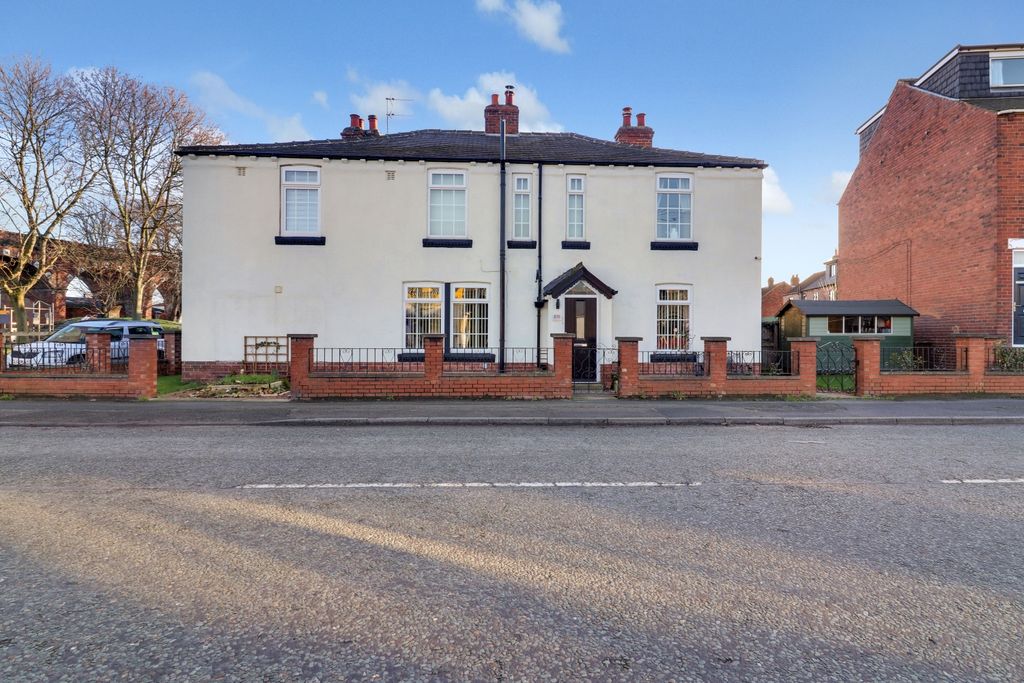 Property photo 1 of 23 Img_1975-Img_1977