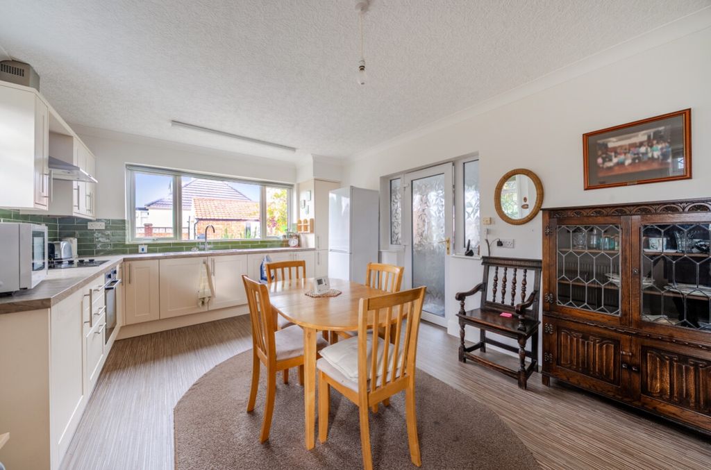 Property photo 2 of 18 1536809-8-1A159403404Fe