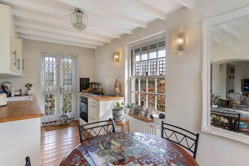 Property photo 1 of 17 Photo 7