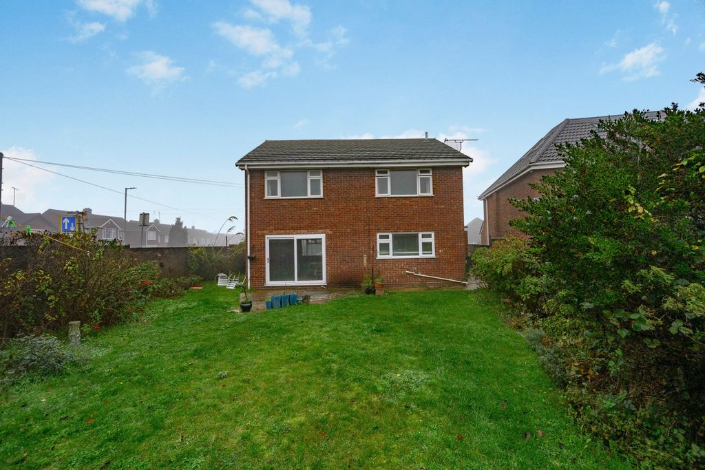 Property photo 2 of 17 Photo