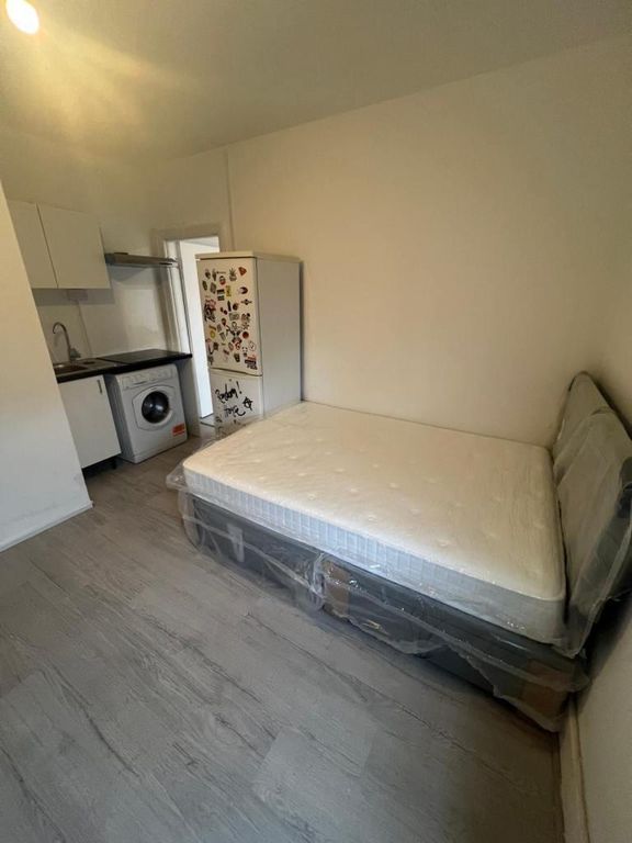 Property photo 3 of 8 Photo 3