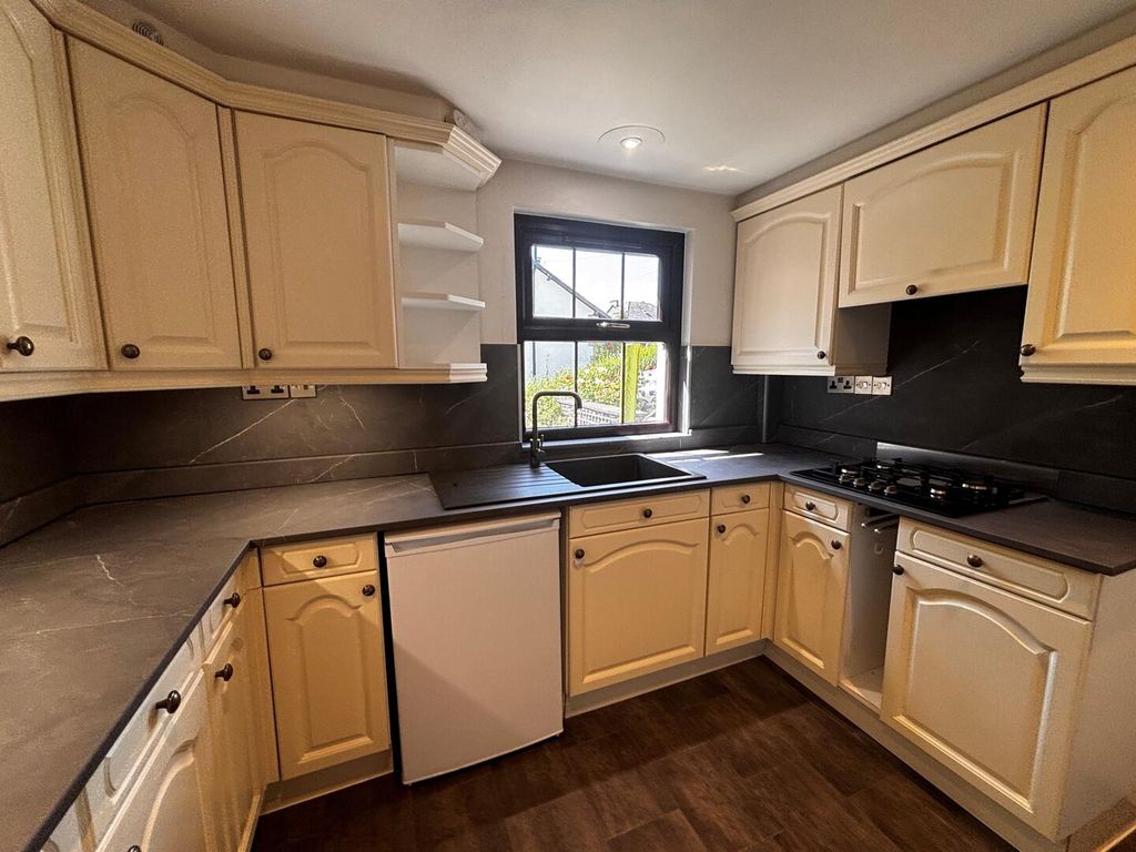 Property photo 2 of 17 Kitchen