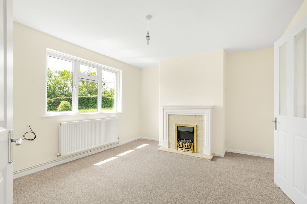 Property photo 2 of 14 Sitting Room