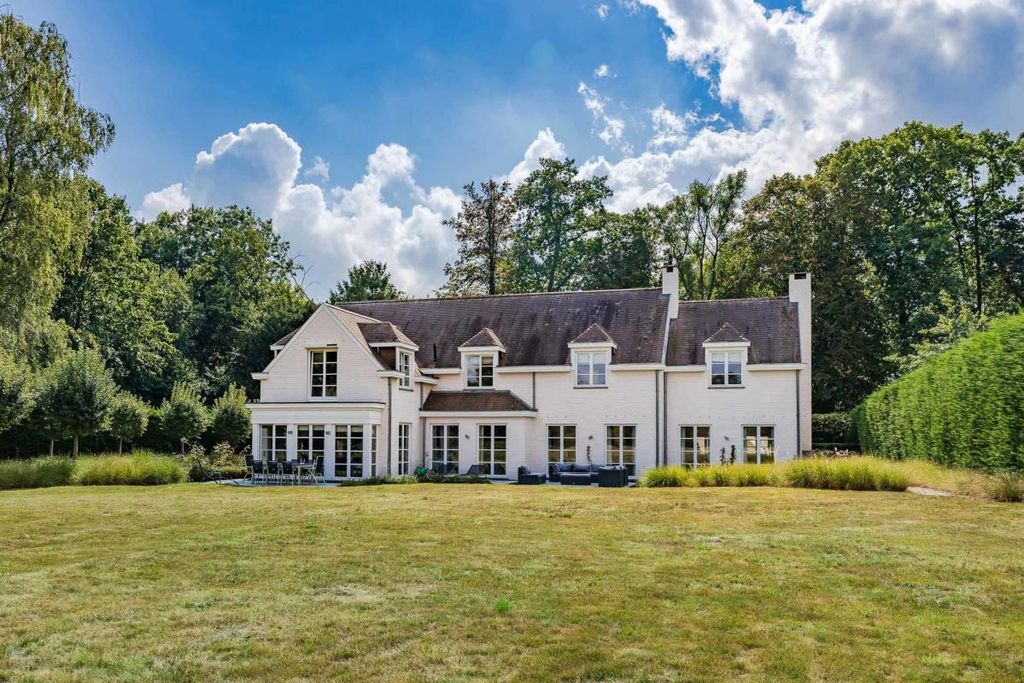 Property photo 2 of 21