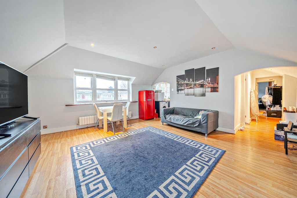 Property photo 2 of 14