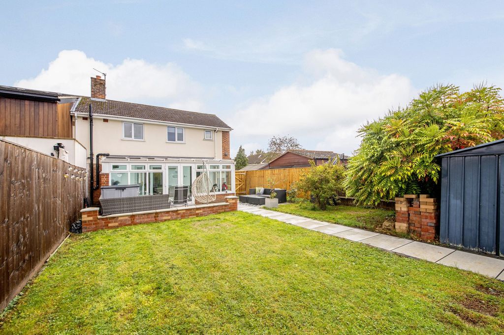 Property photo 2 of 20