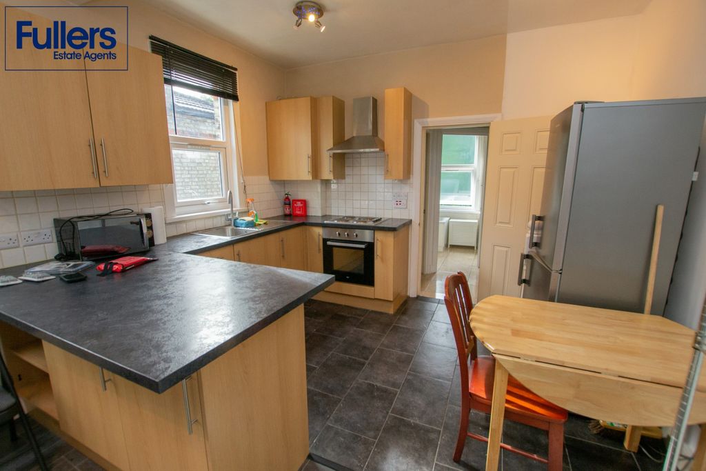 Property photo 3 of 12