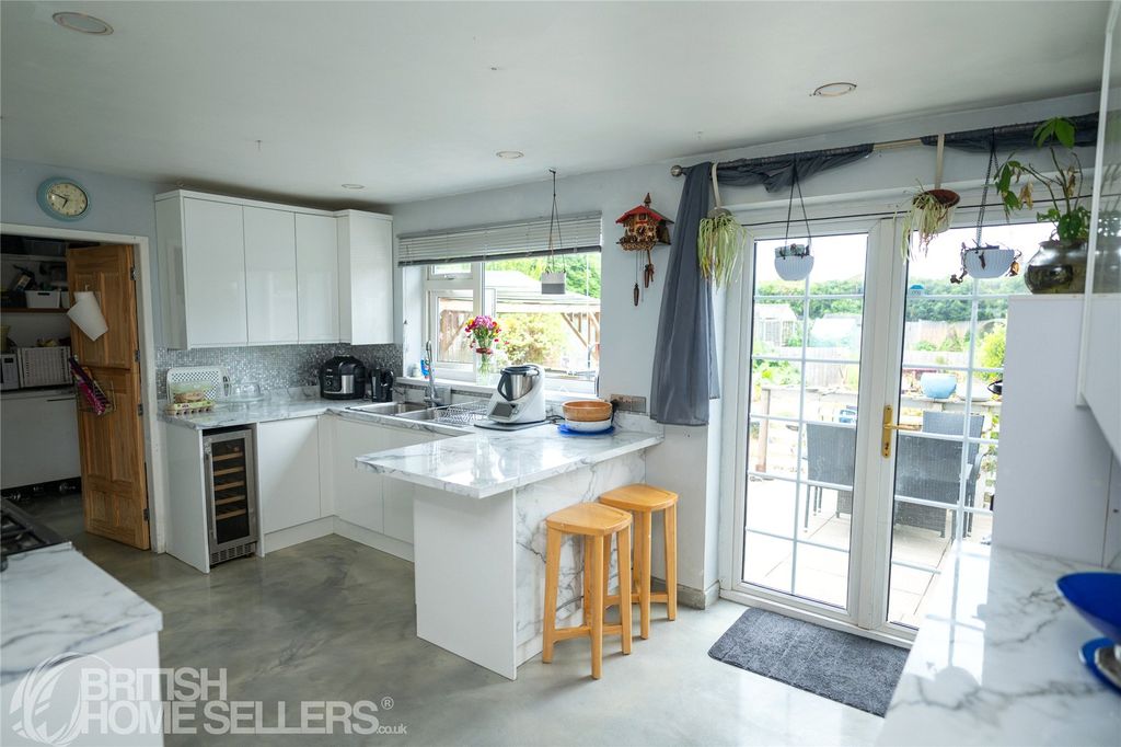 Property photo 2 of 17 Picture No. 06