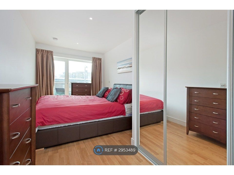 Property photo 3 of 9 Bedroom