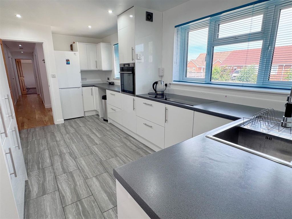 Property photo 3 of 19 Kitchen 2.Jpg
