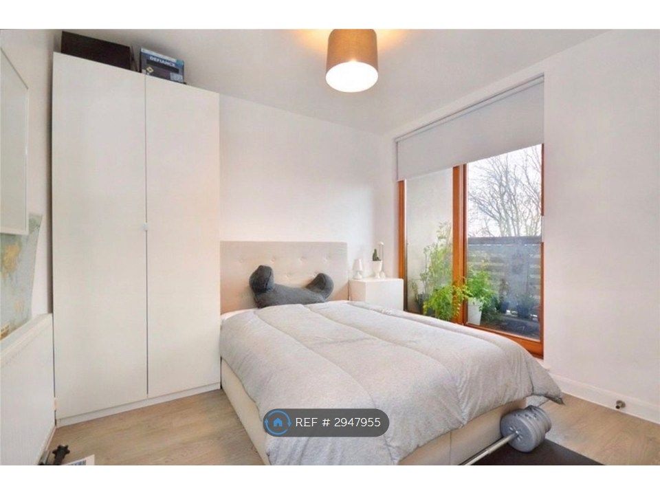 Property photo 1 of 14 Bedroom With En-Suite