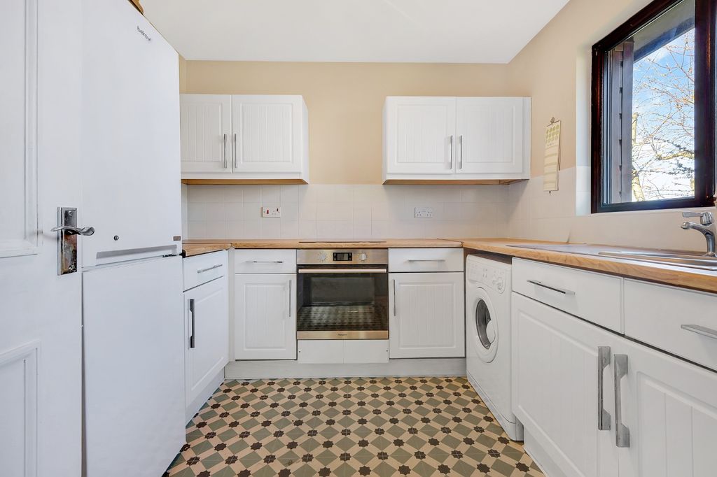 Property photo 2 of 8 5000153