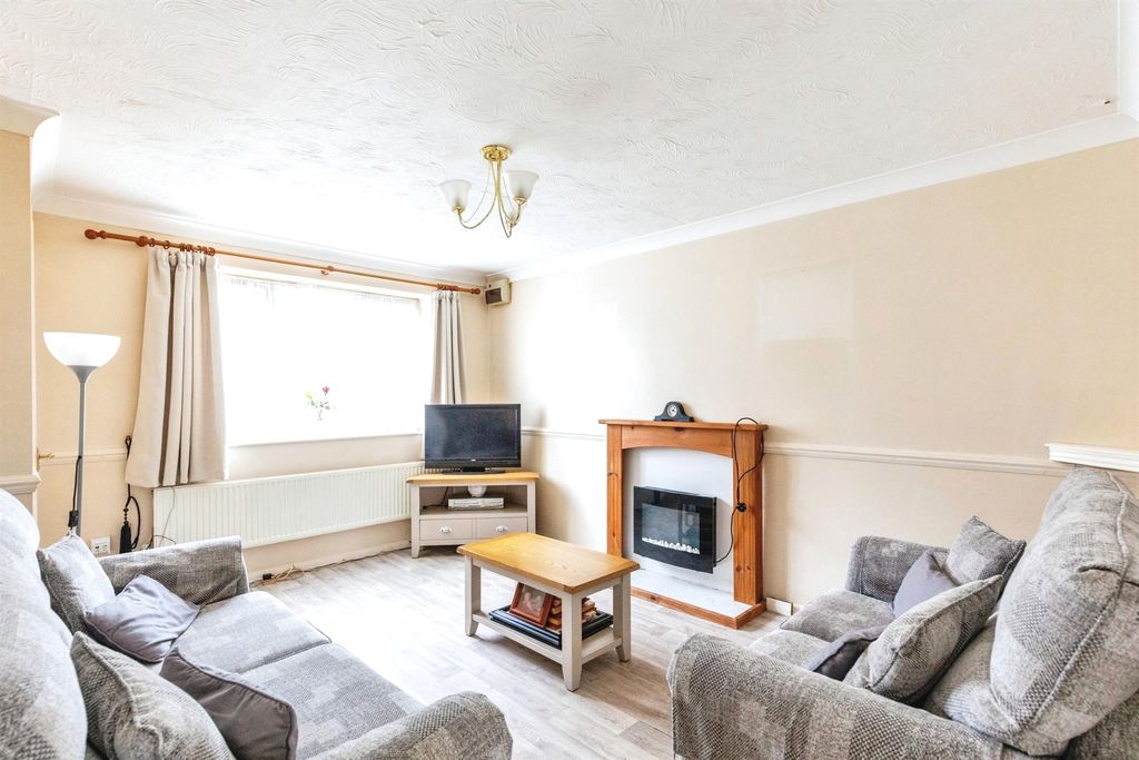 Property photo 2 of 14