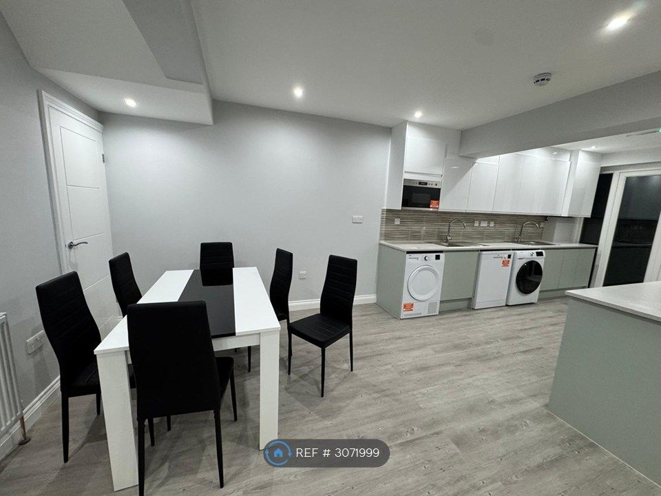 Property photo 3 of 34