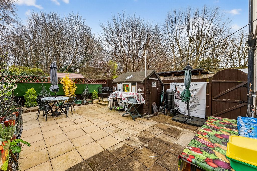 Property photo 2 of 20