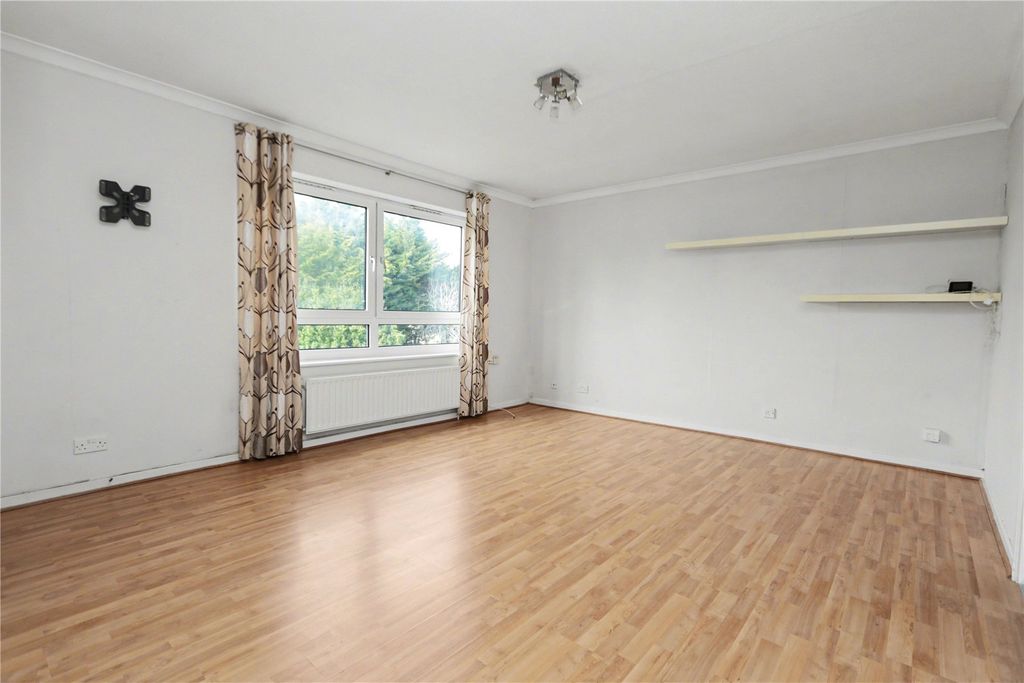 Property photo 2 of 10 Picture No. 30