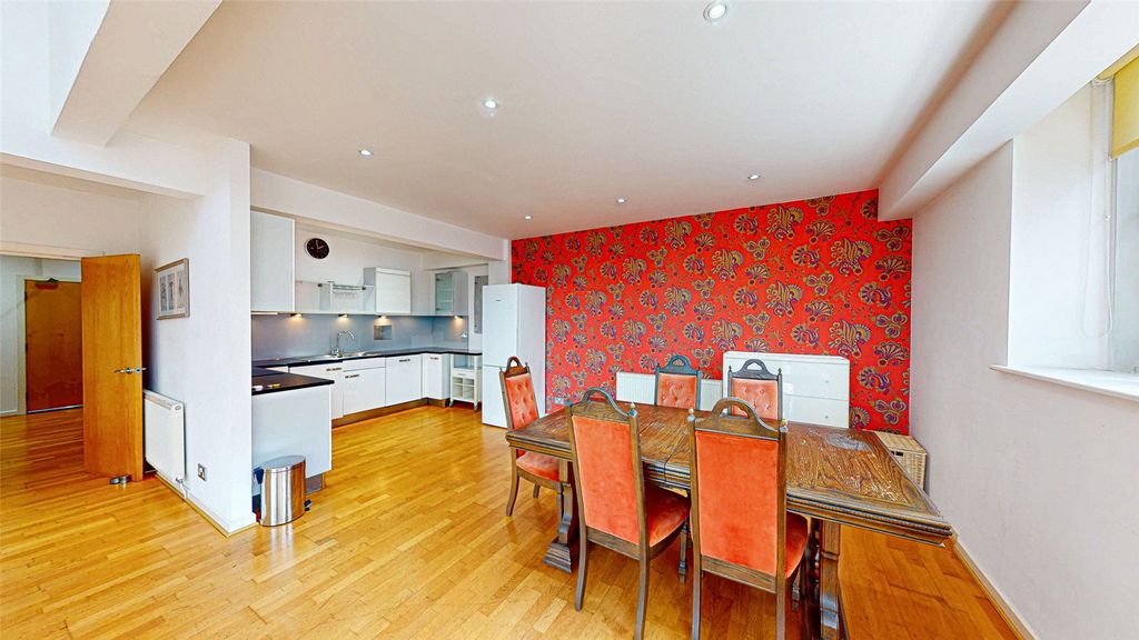 Property photo 3 of 21 Picture No. 03