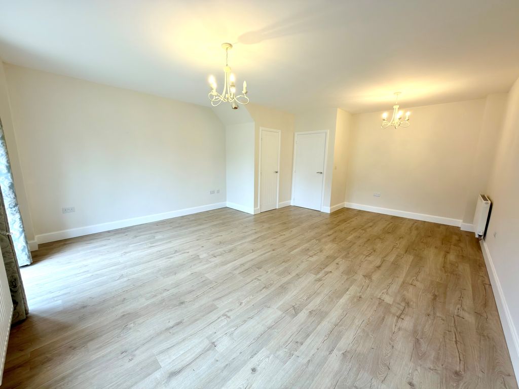 Property photo 2 of 12 Image