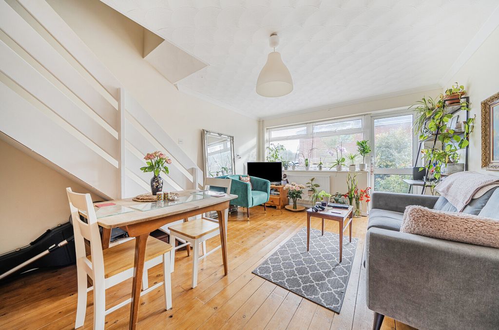 Property photo 2 of 8 1357858-7-68d2d8B...