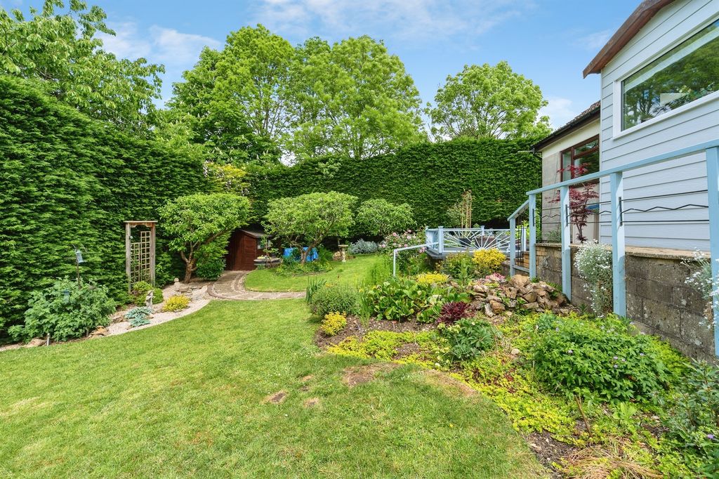 Property photo 3 of 17