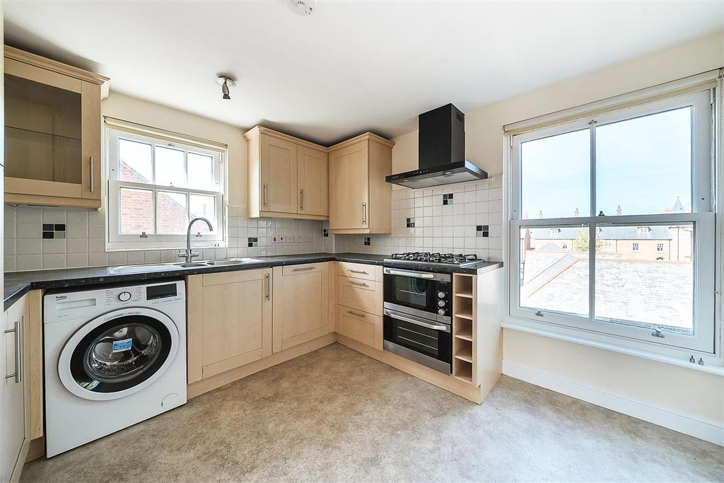 Property photo 3 of 14 Kitchen