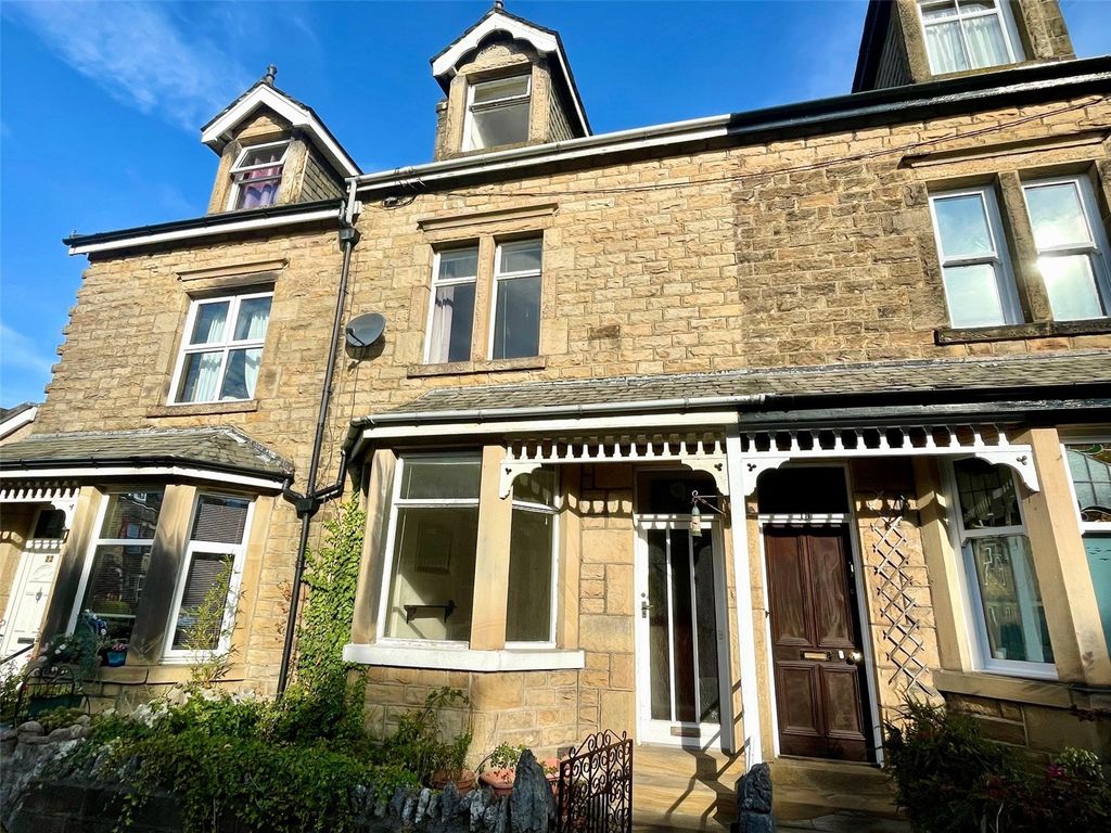 Property photo 1 of 12 External
