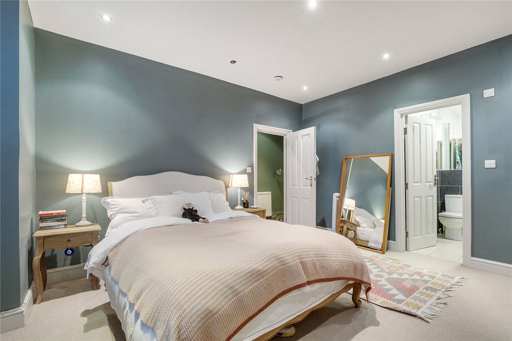 Property photo 2 of 20 Picture No. 11