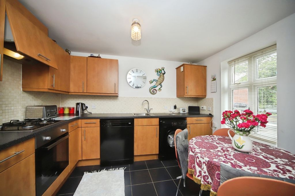 Property photo 2 of 15 Photo