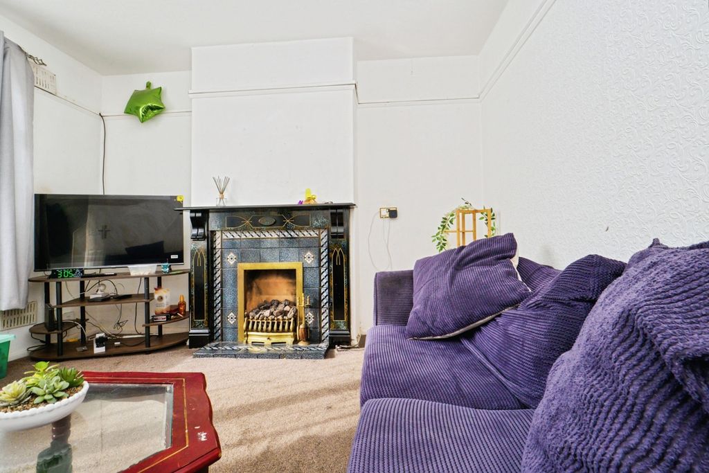 Property photo 2 of 18 Pbox-Img.Jpg