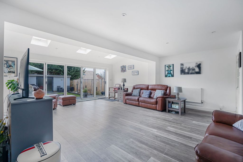 Property photo 3 of 20