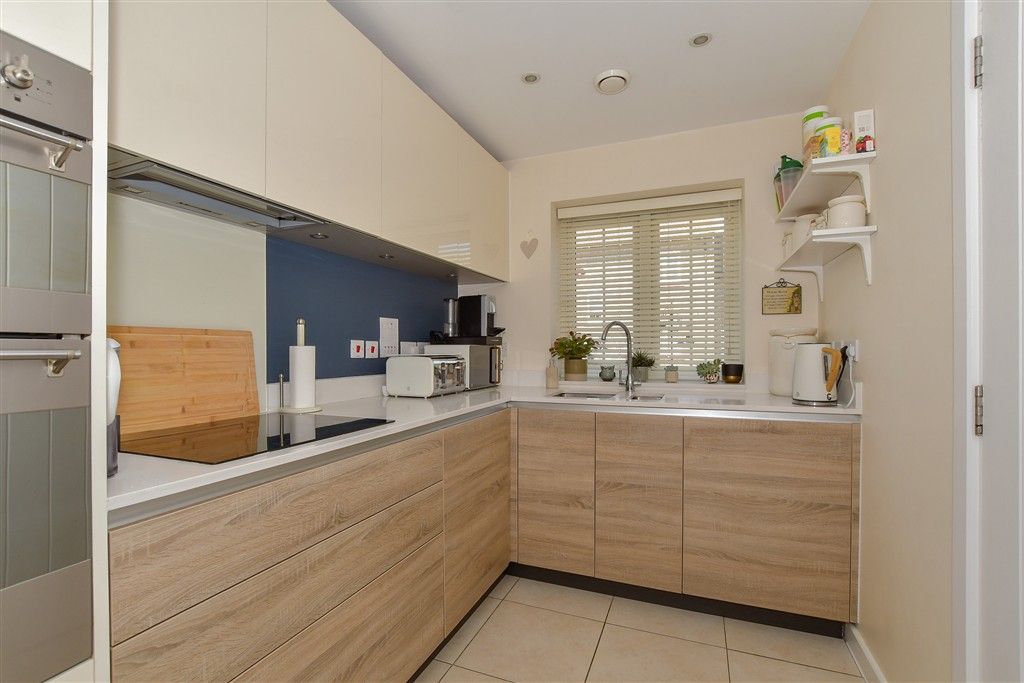 Property photo 3 of 24 Lounge/Kitchen