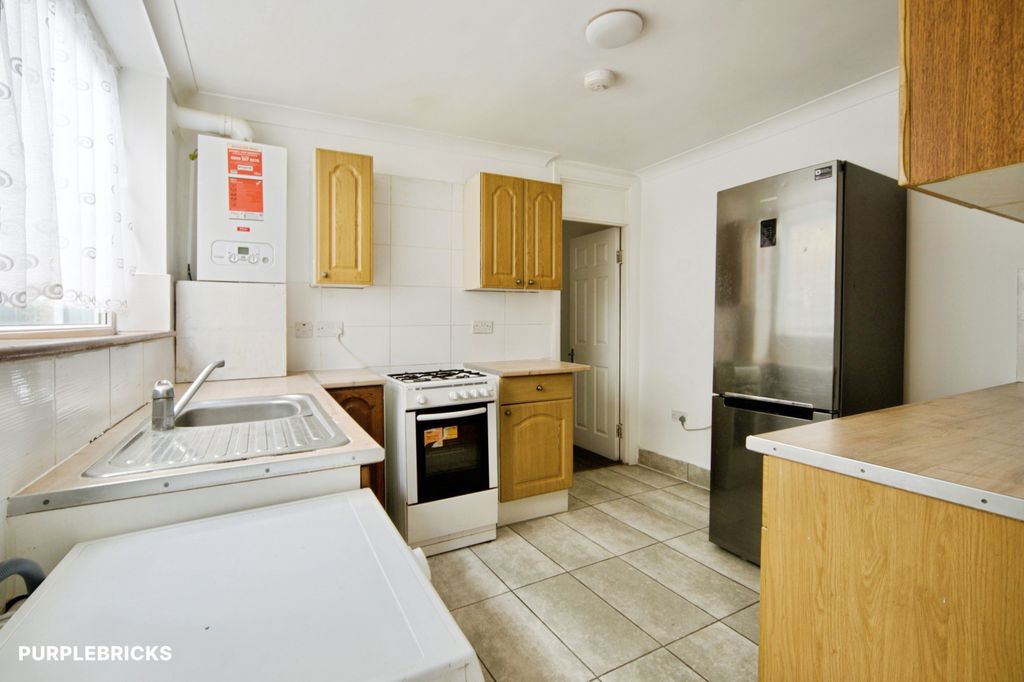 Property photo 3 of 21