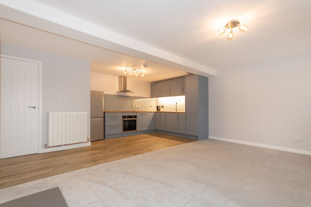 Property photo 2 of 11 Picture No. 16