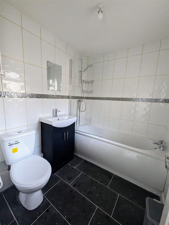 Property photo 3 of 14 Bathroom.Jpg