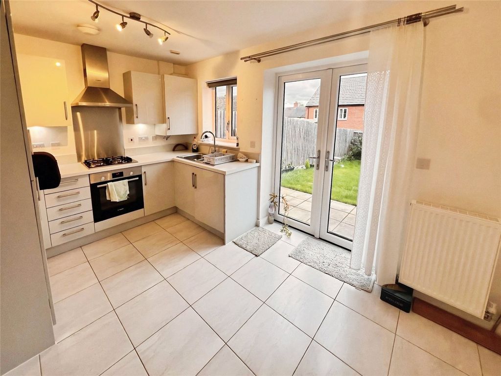 Property photo 3 of 13 Kitchen Diner