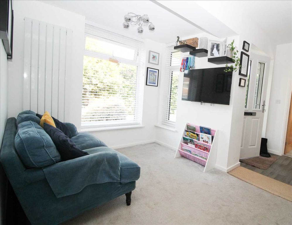 Property photo 2 of 22 Snug