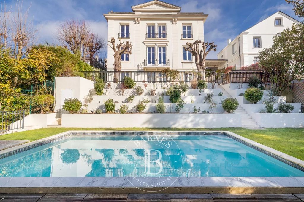 Property photo 1 of 20 @Rsebastopolis Rsebastopolis Mediacorp 6 Bv Victor Hugo Photo Remur Sebastopolis Wwww.Rsebastopolis.Com