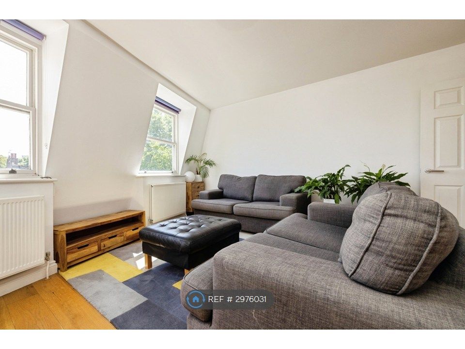 Property photo 1 of 20 Living Room