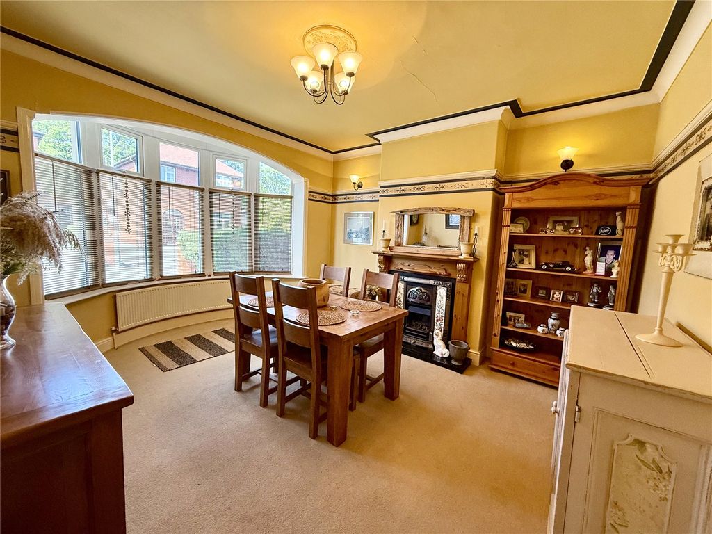 Property photo 3 of 21 Dining Room