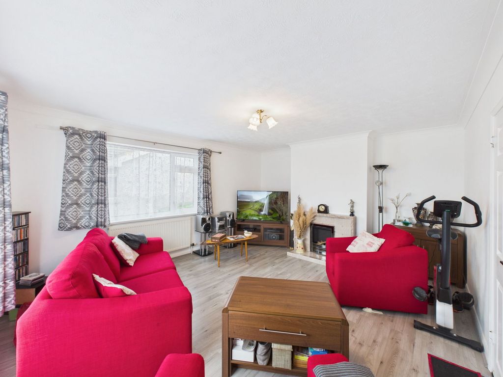 Property photo 3 of 25