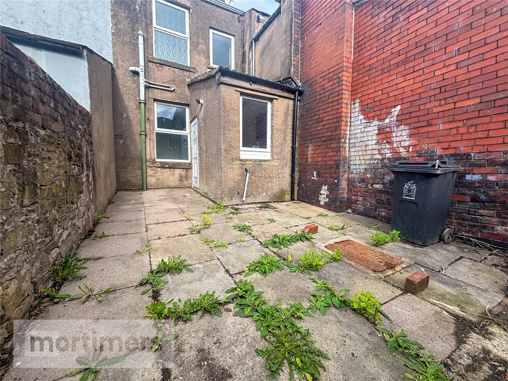 Property photo 3 of 17 Garden