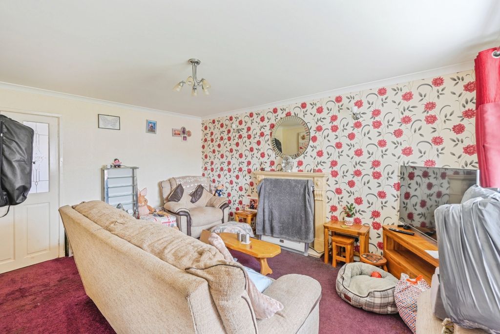 Property photo 3 of 17 Photo