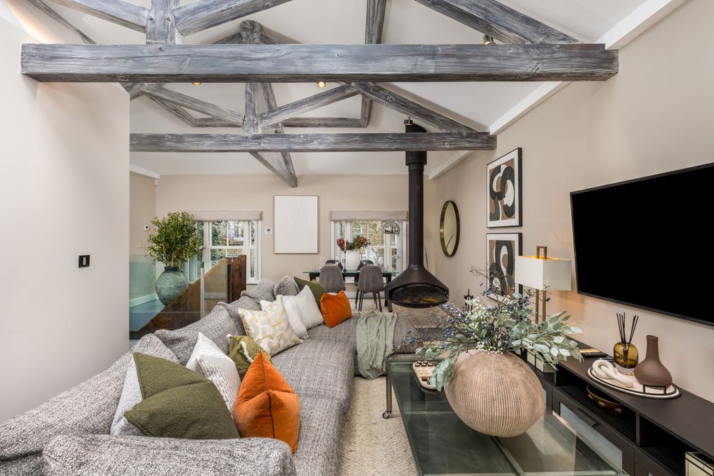 Additional image 13 of 8 bed mews to rentCheyne Walk, London SW3