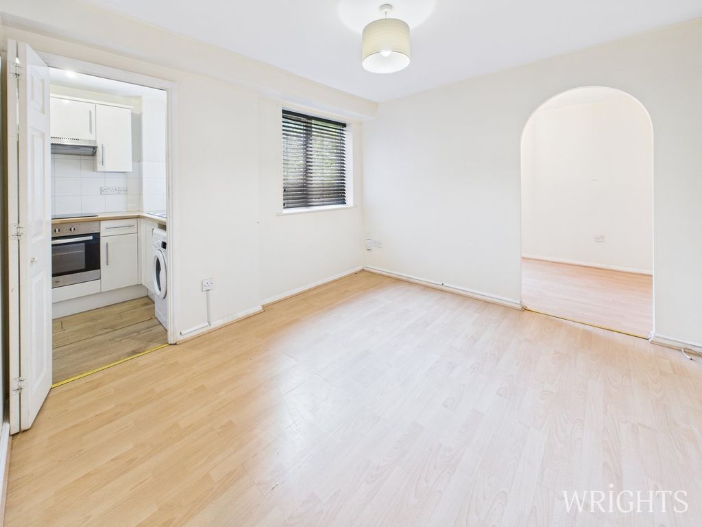 Property photo 2 of 10 Lounge