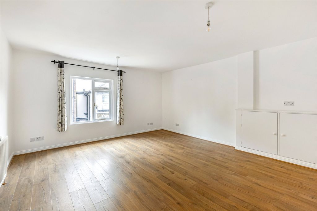 Property photo 2 of 12 Picture No. 04