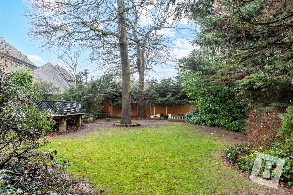 Property photo 2 of 27 Rear Garden