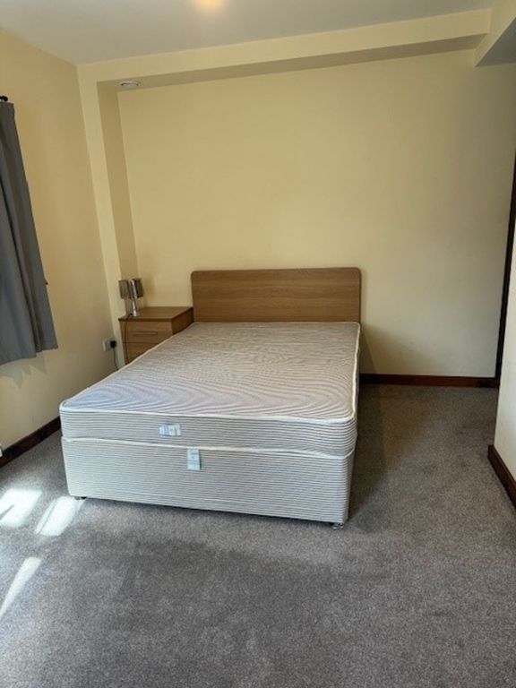 Property photo 3 of 6 Bedroom