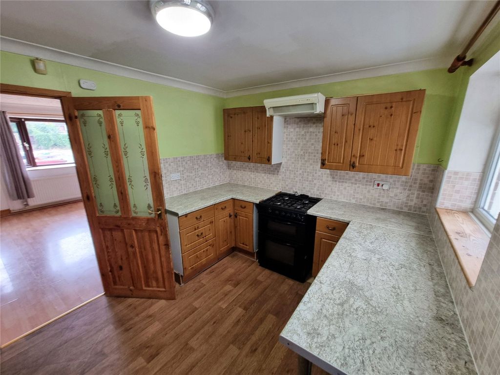 Property photo 2 of 8 Picture No. 32